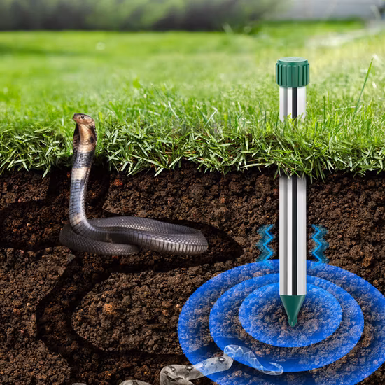 Uređaj za zaštitu od zmija postavljen u zemlju – delovanje na podzemne vibracije